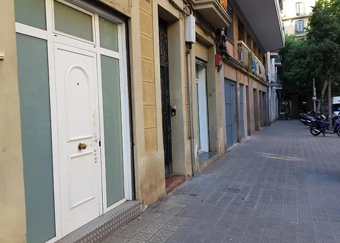 若斯雷欧尼公寓 *